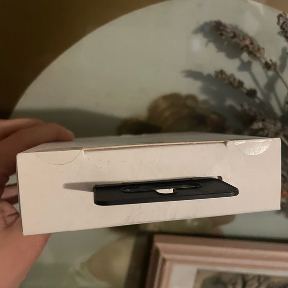 Rifle Paper Co. AirPods Pro Case - Picture 5 of 5